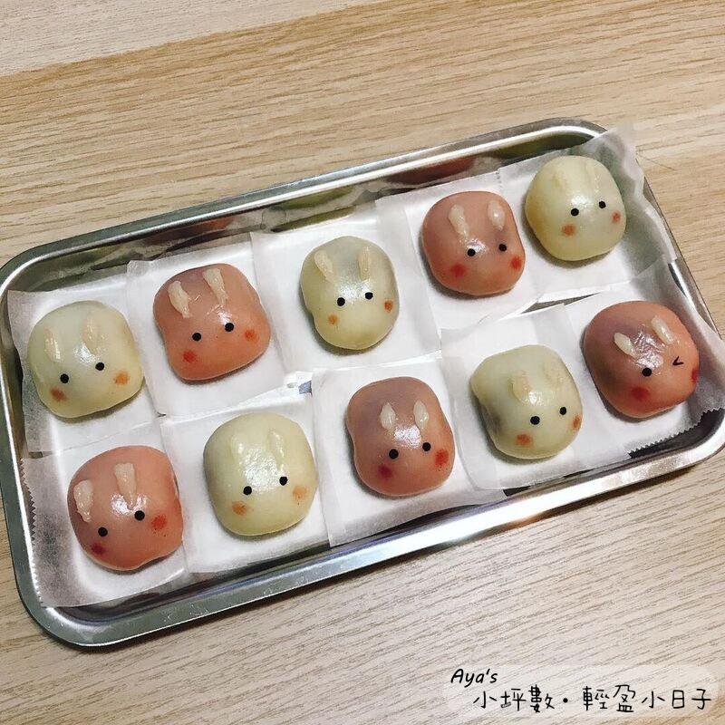 手作兔子造型月餅